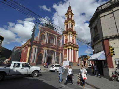 Miles de turistas dejan un sabor a poco en Salta