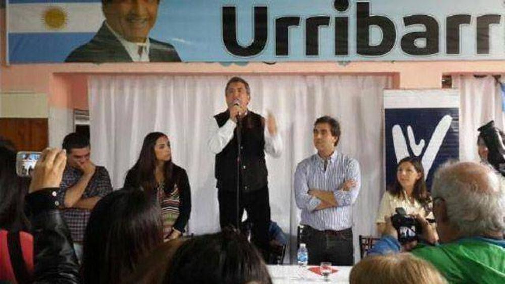 Urribarri recorri� el conurbano bonaerense en busca de apoyo