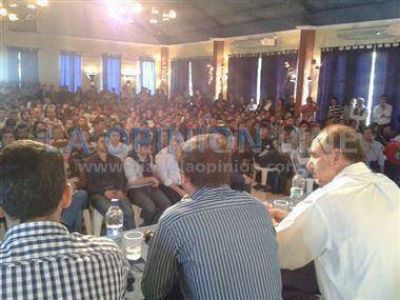 Perotti, con el apoyo de los j�venes, llam� a trabajar en inclusi�n educativa