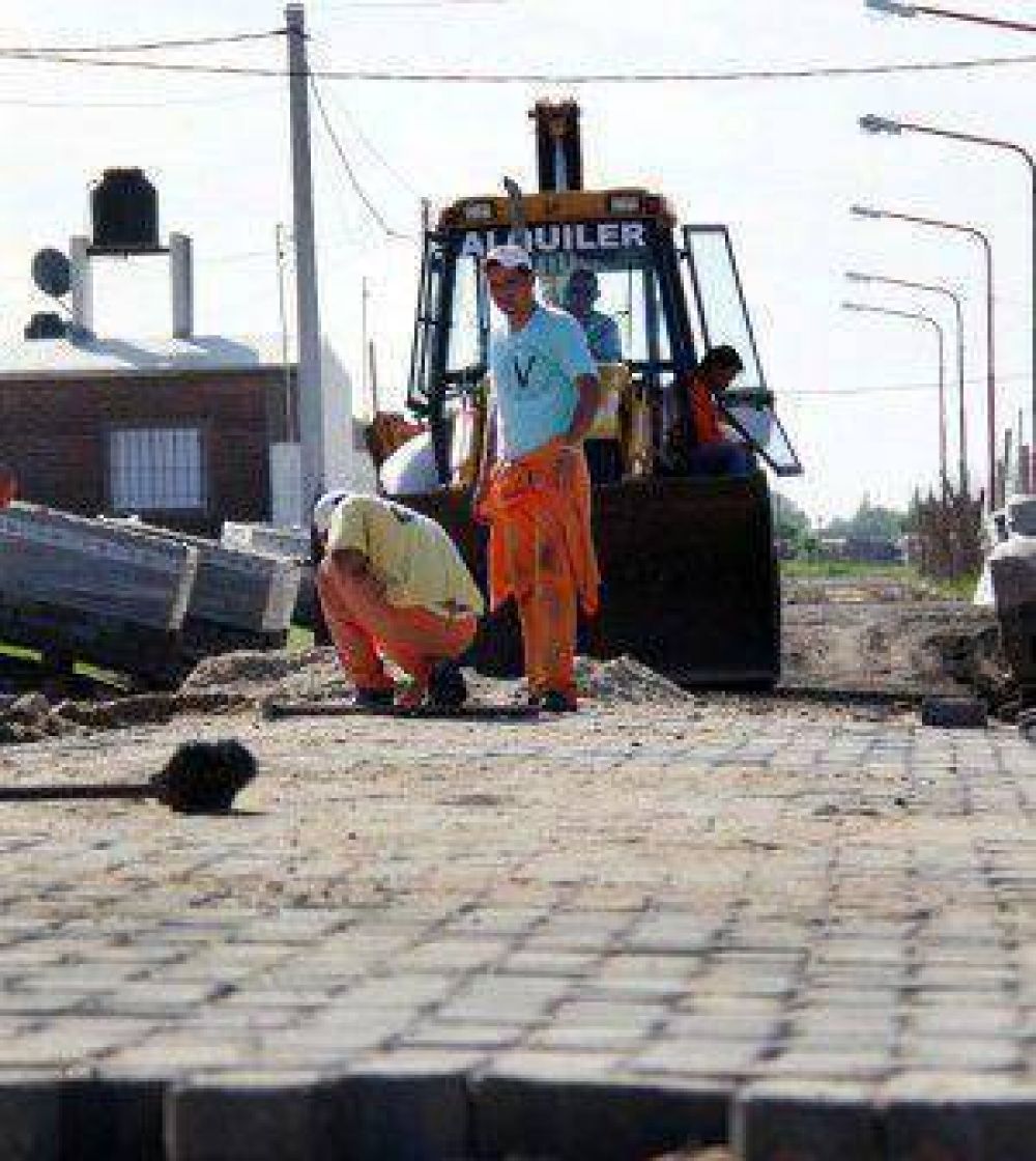 El Municipio realiza 35 cuadras de pavimento articulado en 10 barrios