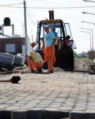 El Municipio realiza 35 cuadras de pavimento articulado en 10 barrios