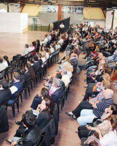 Se incorporaron 75 trabajadores a la planta permanente del Municipio