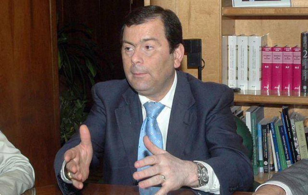 Zamora critic� a FAUNEN: 