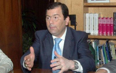 Zamora critic� a FAUNEN: 