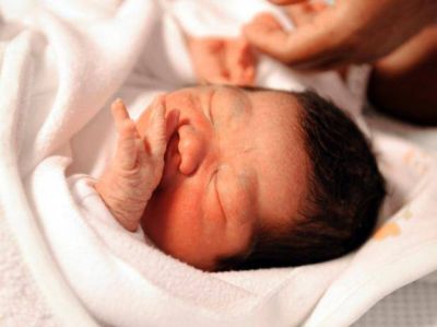 Se registran menos nacimientos en la Argentina, pero no en Rosario