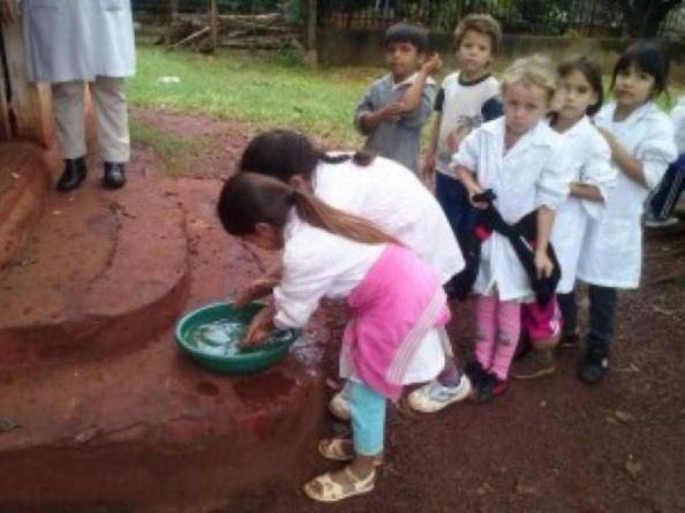 Cerca de cien ni�os tienen clases a oscuras en Eldorado