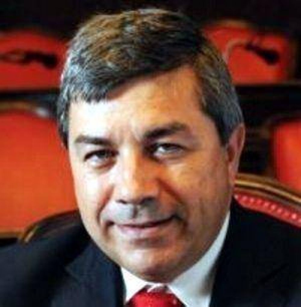 Disertar� hoy el senador Fern�ndez
