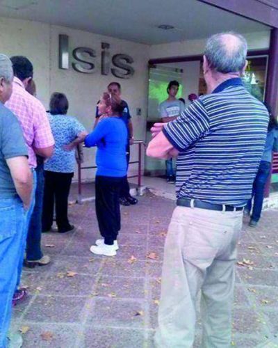 Queja por la atenci�n a abuelos en un instituto m�dico
