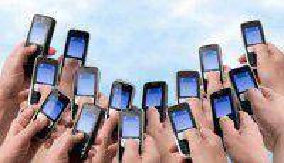 Gerardo Morales busca declarar servicio p�blico a la telefon�a m�vil
