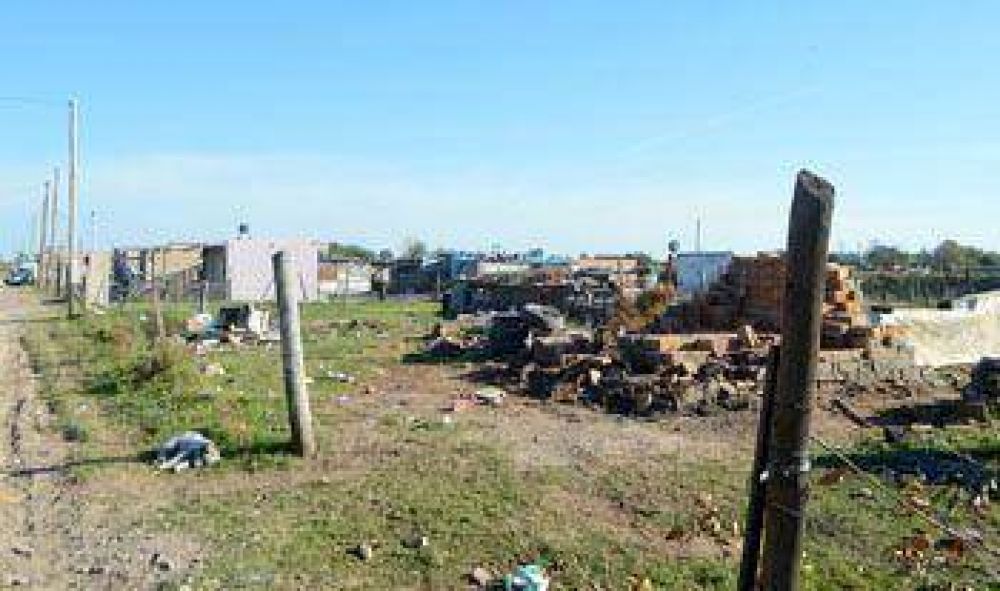 Otro caso en el que edificaron en lotes sin permiso de los due�os