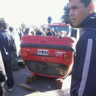 Espectacular vuelco frente a la Alcaid�a provincial