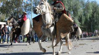 M�s de 16 mil gauchos montados a caballo visitaron a la Virgen del Valle