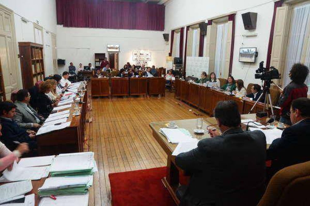 Se re�ne nuevamente el Concejo Deliberante de Azul