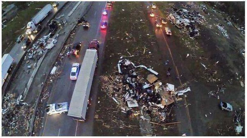 Al menos 12 muertos por una serie de tornados en Estados Unidos