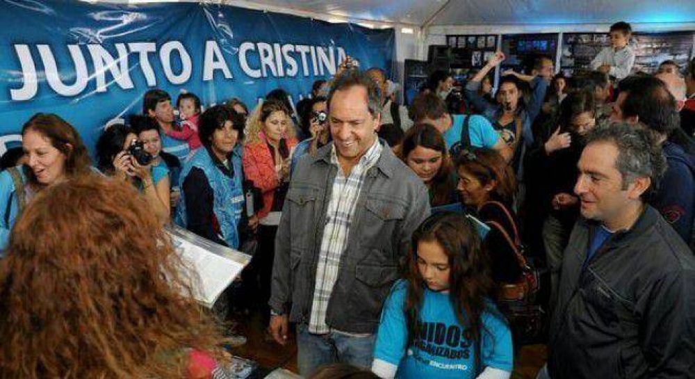 Postkirchnerismo: Larroque ahora se muestra sonriente junto a Scioli