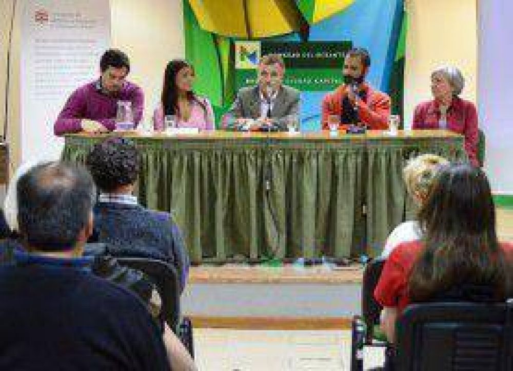 Juntan bronce para una mujer de 10 metros