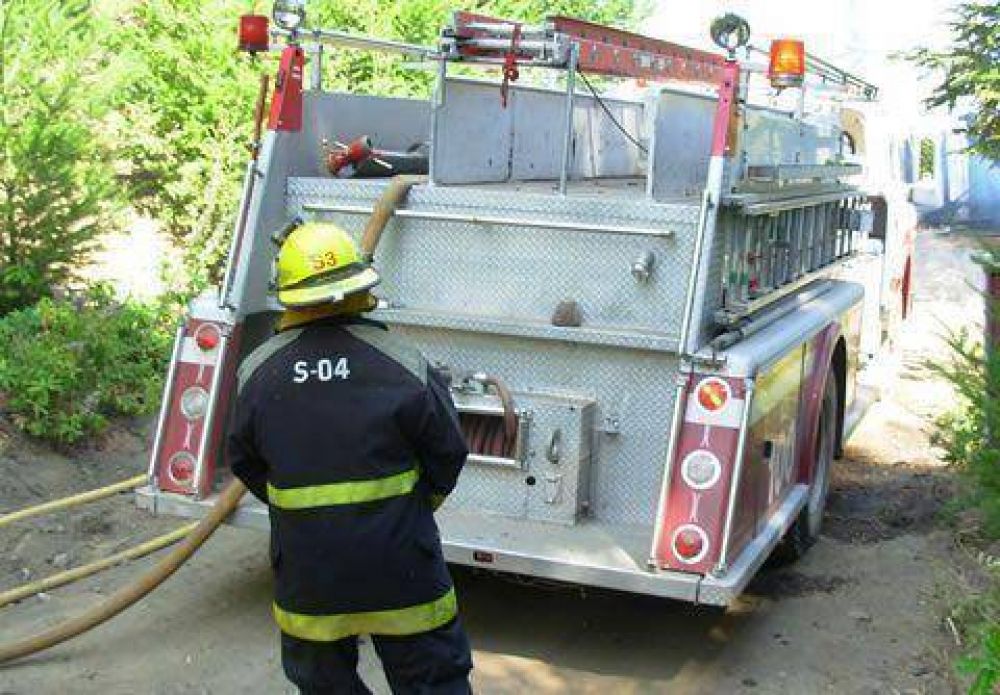 Dos principios de incendios fueron r�pidamente controlados