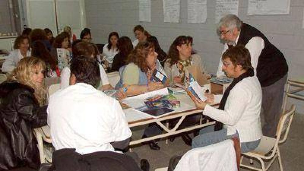 Impulsan programa para incentivar la lectura en las escuelas