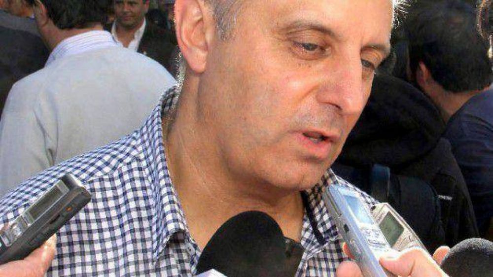 El ministro de Econom�a pidi� a Das Neves 