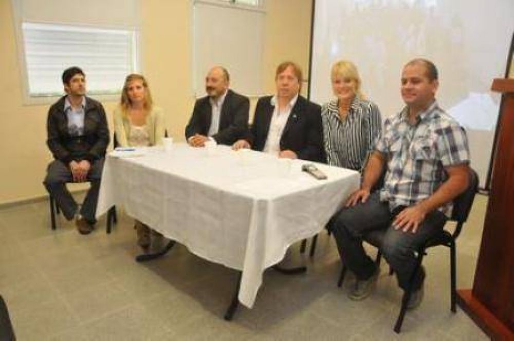 Lucha contra el sedentarismo: dictaron curso en el Molas