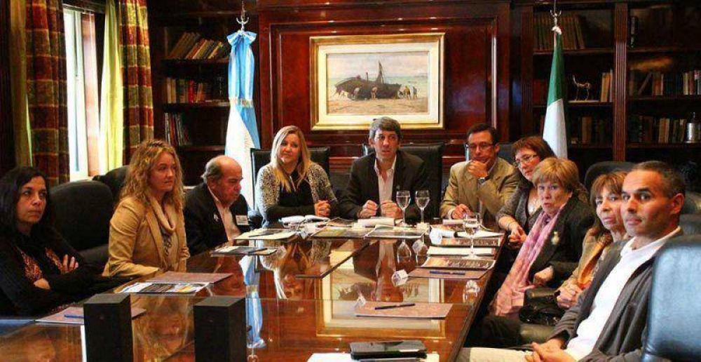 Bariloche y L�Aquila iniciaron el proceso de hermandad con una videoconferencia