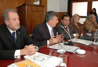 Snopek defendi� superpoderes de la Presidenta para que aumente las tarifas 