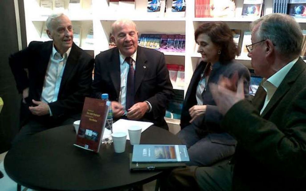 Presentaron libros de uruguayenses