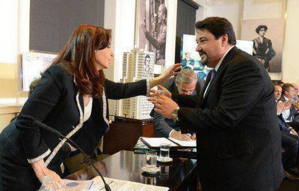 Closs firm� con Cristina una nueva refinanciaci�n de deuda p�blica