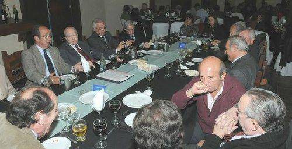 Respaldo del claustro docente de la Cat�lica 