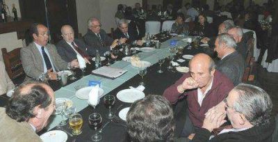 Respaldo del claustro docente de la Cat�lica 