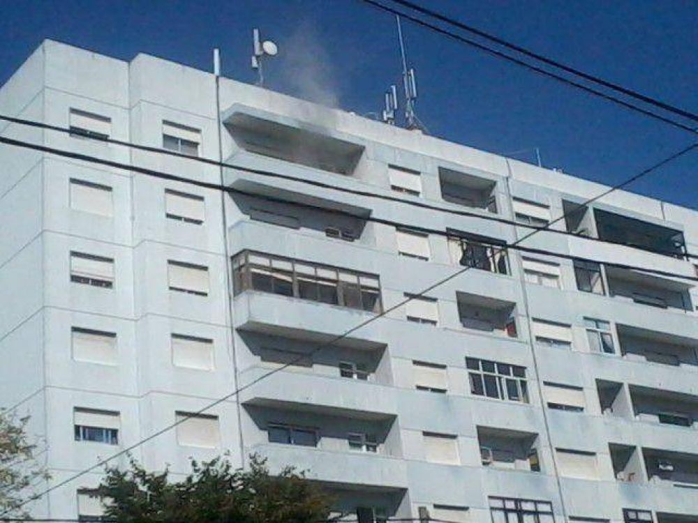 Se incendi� un departamento en un complejo de viviendas