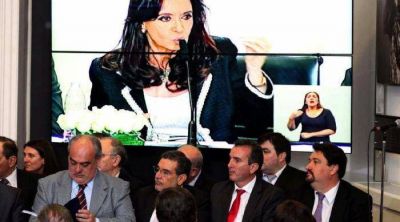 Antes de volver, P�rez recibi� de la Naci�n la pr�rroga de deudas