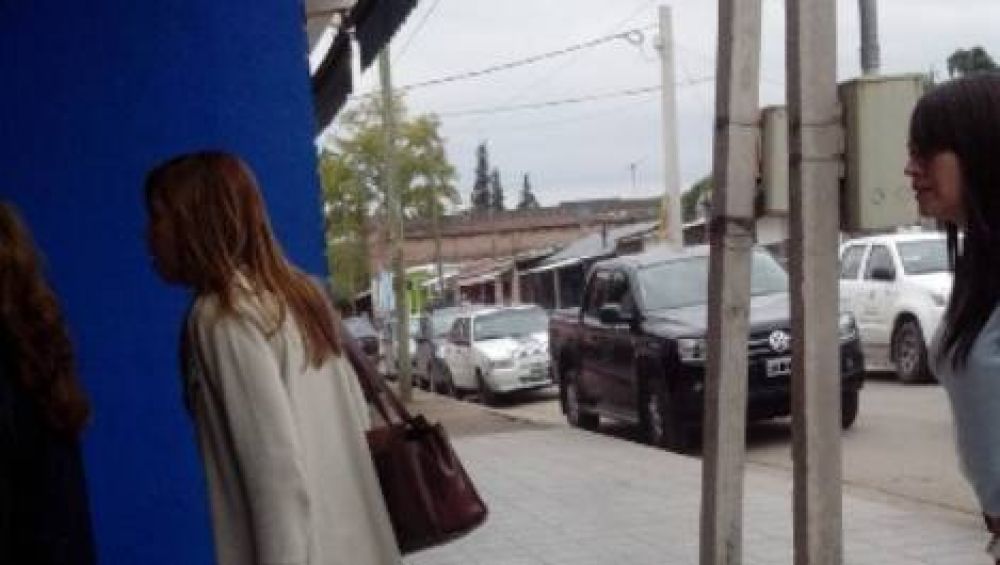 Ariza admiti� que se us� un veh�culo oficial para comprar en Tucum�n
