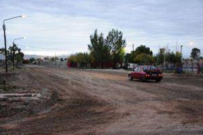 Realizan obras viales en el departamento Rawson