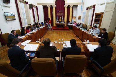 POR LAS TASAS RESOLVIERON PASAR A UN CUARTO INTERMEDIO