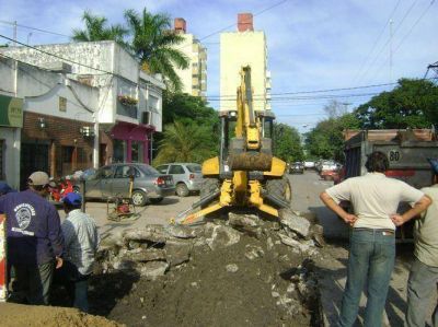 Prosiguen arreglos de calles en la v�a p�blica