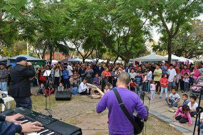 Festival de la Familia en la Plaza Itat� de Pablo Nogues