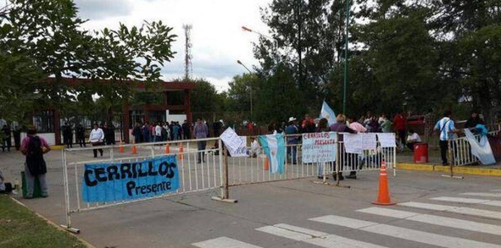 El Gobierno Provincial ratific� la propuesta econ�mica para el sector docente