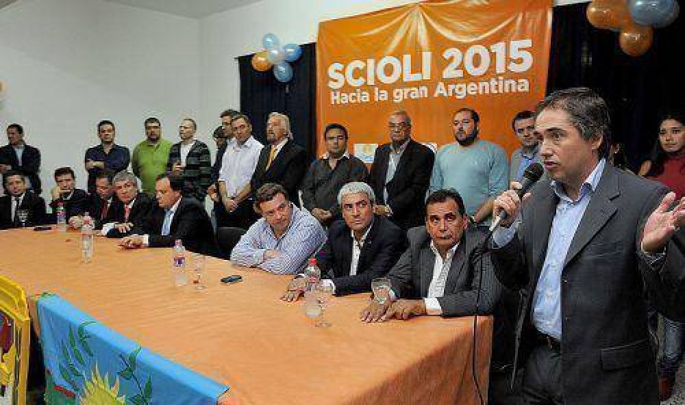 Se prepara el lanzamiento de la Mesa Scioli 2015 de la regi�n