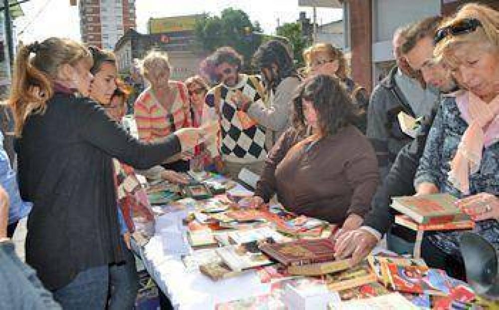 Amplia participaci�n en el intercambio de libros