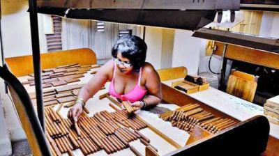 Cuba da autonom�a a las empresas estatales para hacer negocios