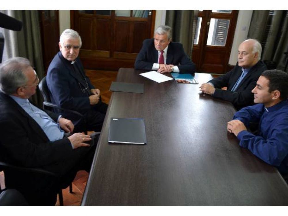 Lauritto recibi� a los obispos para acordar acciones en prevenci�n de adicciones