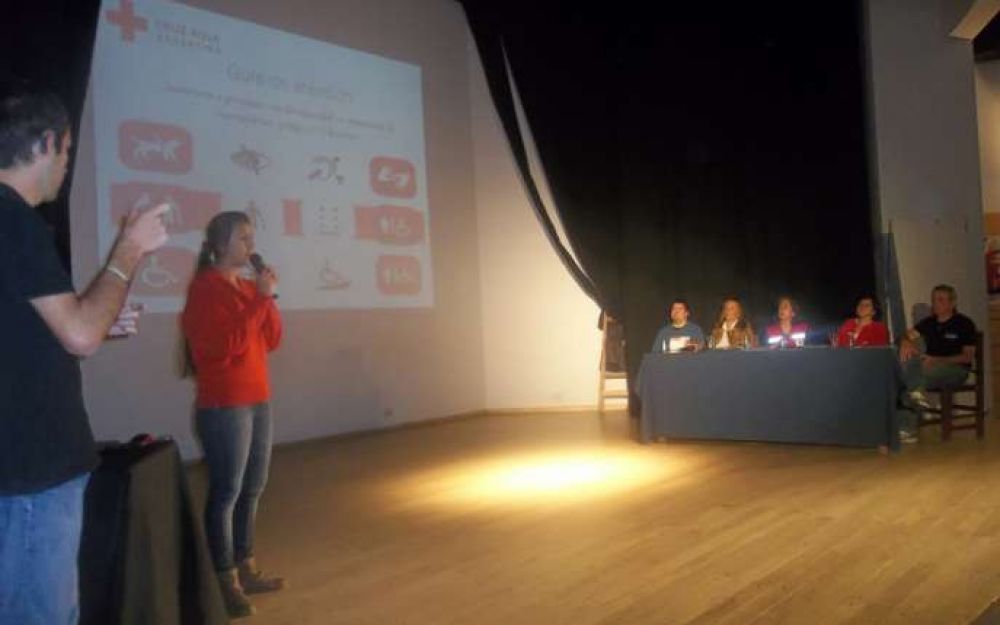 Presentaron gu�a para asistir a personas con discapacidad