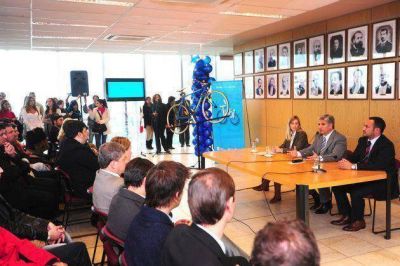 El gobernador present� el Plan TuBi para universitarios