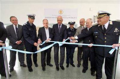 Bonfatti inaugur� nueva sede de escuela policial en Recreo