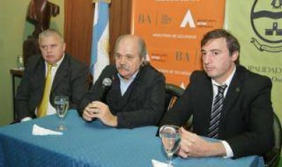 Granados y Luciani firmaron convenio para la puesta en marcha de las Patrullas Comunitarias