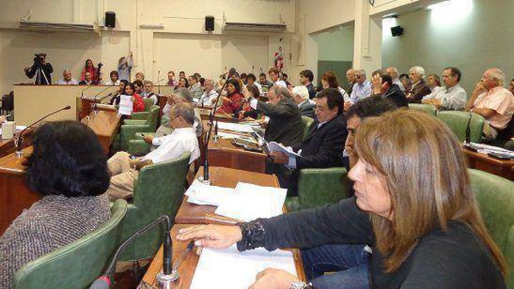 Con debate se aprob� el pr�stamo de 25 millones para San Isidro