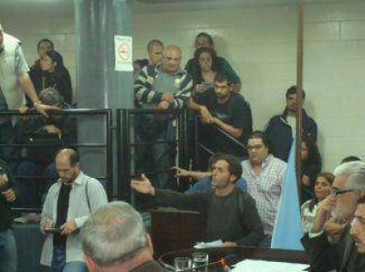 J�venes irrumpieron en la sesi�n