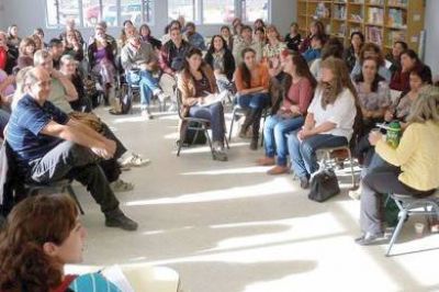 Se realiz� el Primer Encuentro Provincial de docentes en Esquel