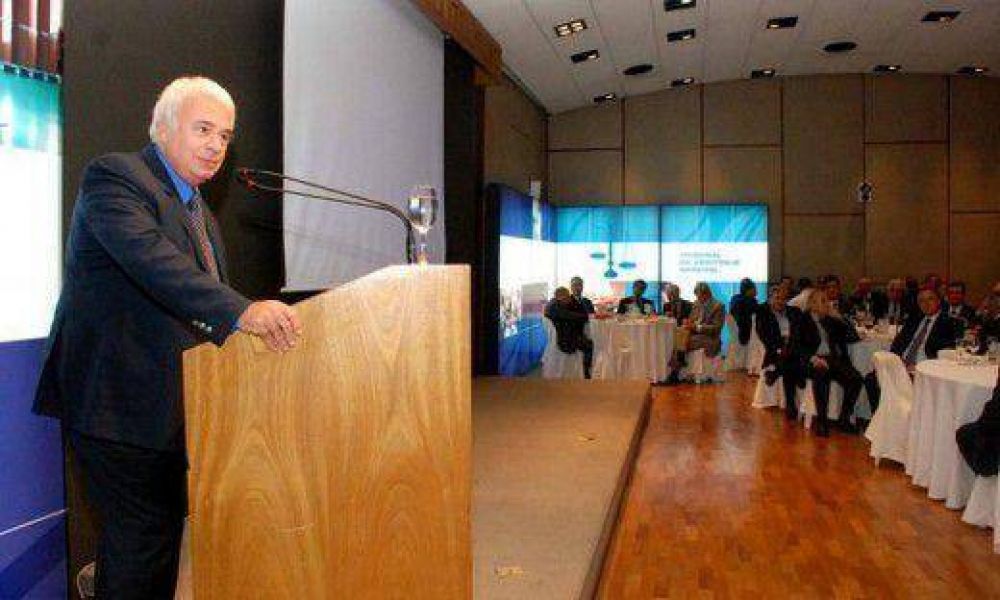 En medio de internas y pujas, gremios y partidos preparan actos y locros